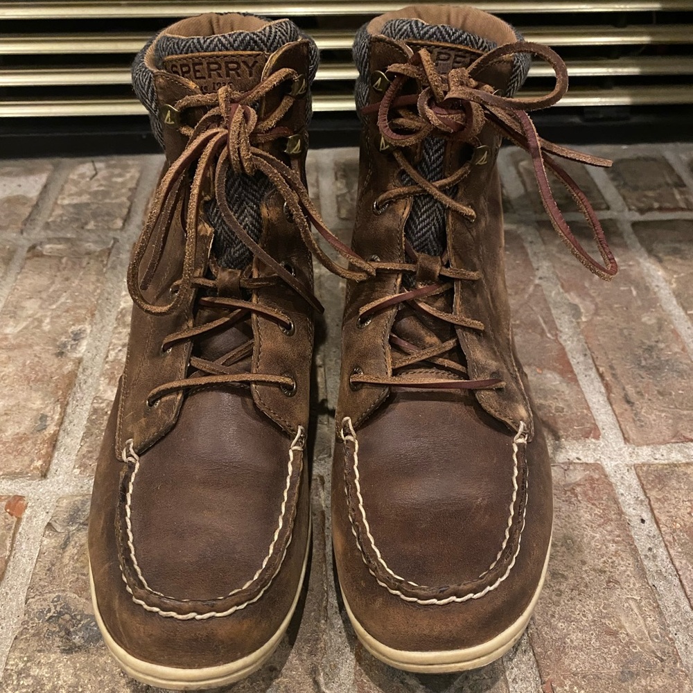 EUC Sperry Bayfish Ankle Boots